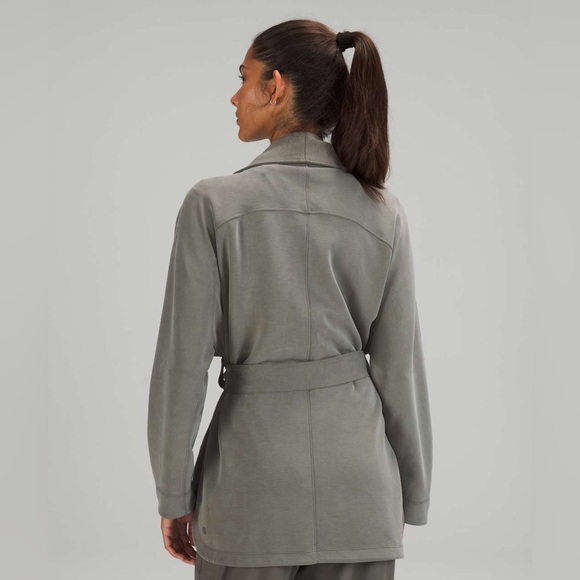 Lululemon✨UNWORN✨Softstreme Belted Wrap✨Grey Sage🦄RARE🦄 size XL/XXL - Picture 2 of 16